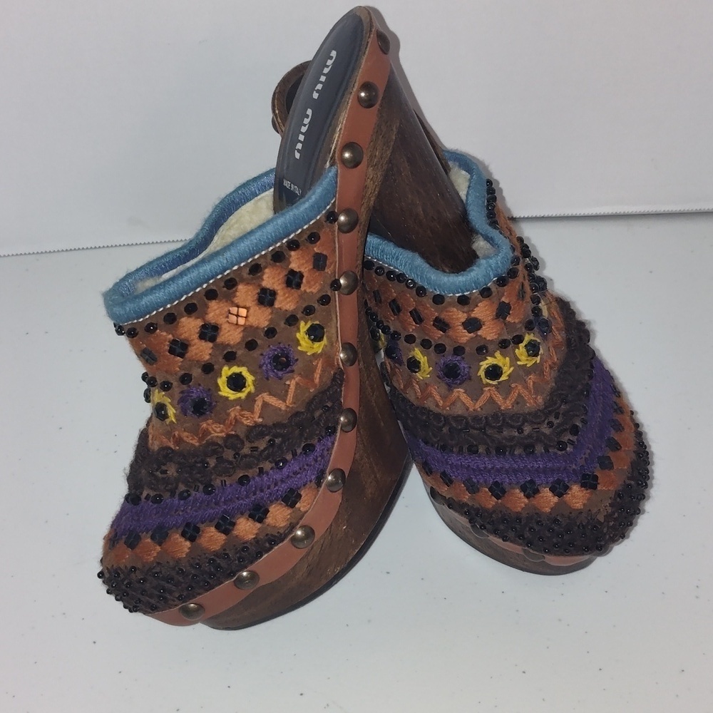 Miu miu STUDDED PLATFORM CLOGS block heel with shearling on inside size 36.5 6-7